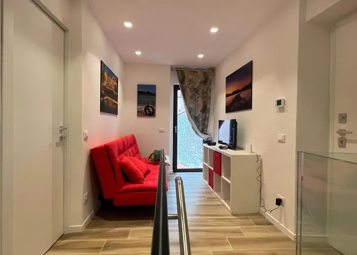 Very Flat In 5 Terre Aurora In Centro Con Parcheggio Lerici